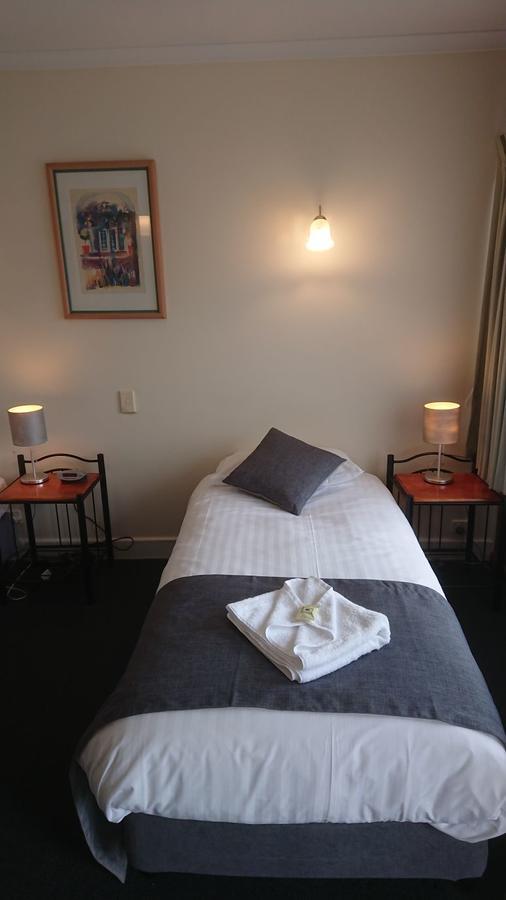 Mt Lyell Motor 3*